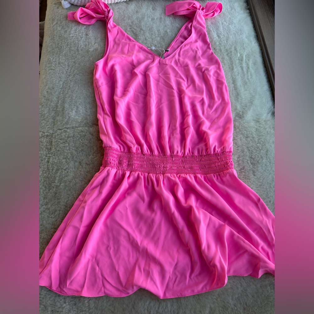 AMANDA UPRICHARD pink mini dress